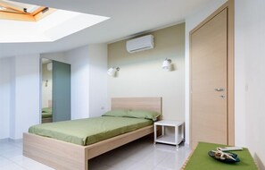 Comfort Suite, Partial Sea View | In-room safe, iron/ironing board, free cribs/infant beds, free WiFi - Greco BeB (Agropoli)