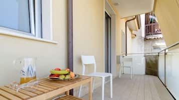 Comfort suite, gedeeltelijk uitzicht op zee | Balkon