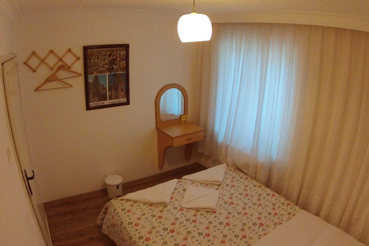 Double Room, Private Bathroom | Desk, WiFi (free)