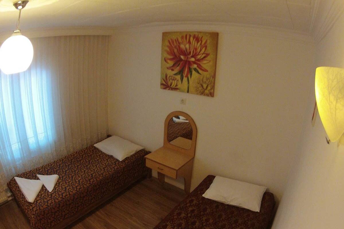 Standard Twin Room | Desk, WiFi (free)