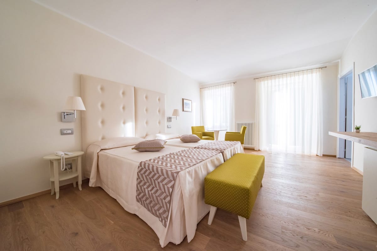 Superior Triple Room | 1 bedroom, premium bedding, minibar, in-room safe