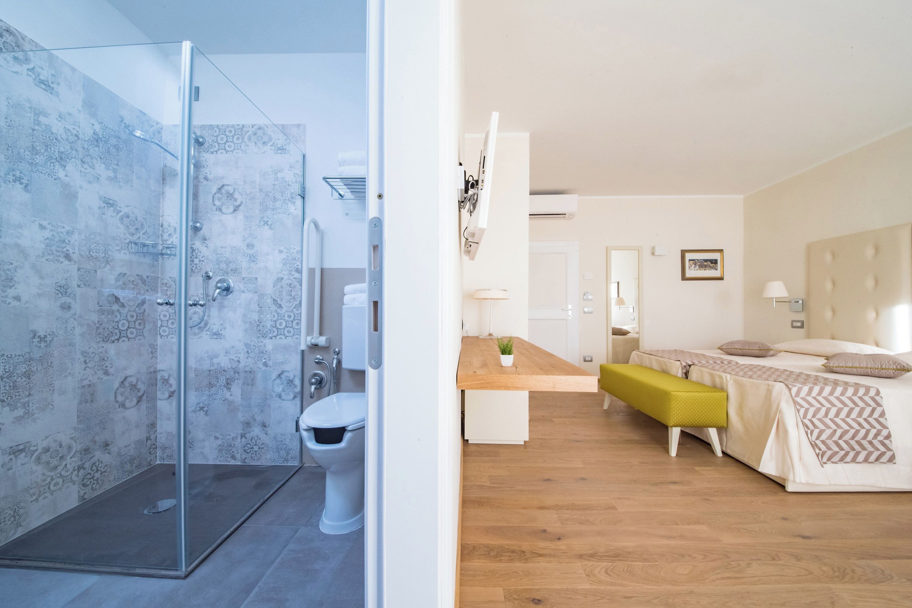 1 bedroom, premium bedding, minibar, in-room safe