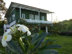 Front of property - Baan Auemdao Resort (Khao Kho)