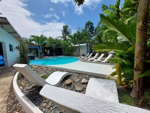 2 outdoor pools