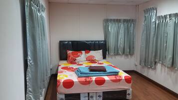 Standard Double Room | Desk, rollaway beds, free WiFi