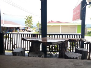 ลานระเบียง/นอกชาน