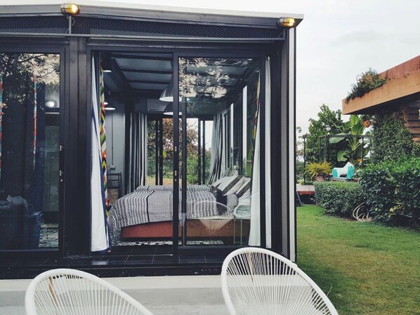 Mood of Love Room  | 遮光窗帘、床单