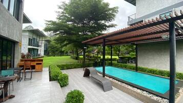 Se sirven desayunos y almuerzos, cocina tailandesa