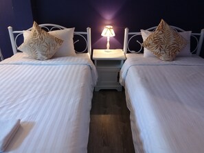 Standard Room | Een gratis minibar, extra bedden, gratis wifi