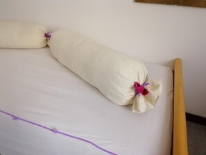 Bügeleisen/Bügelbrett, kostenlose Babybetten, Zustellbetten