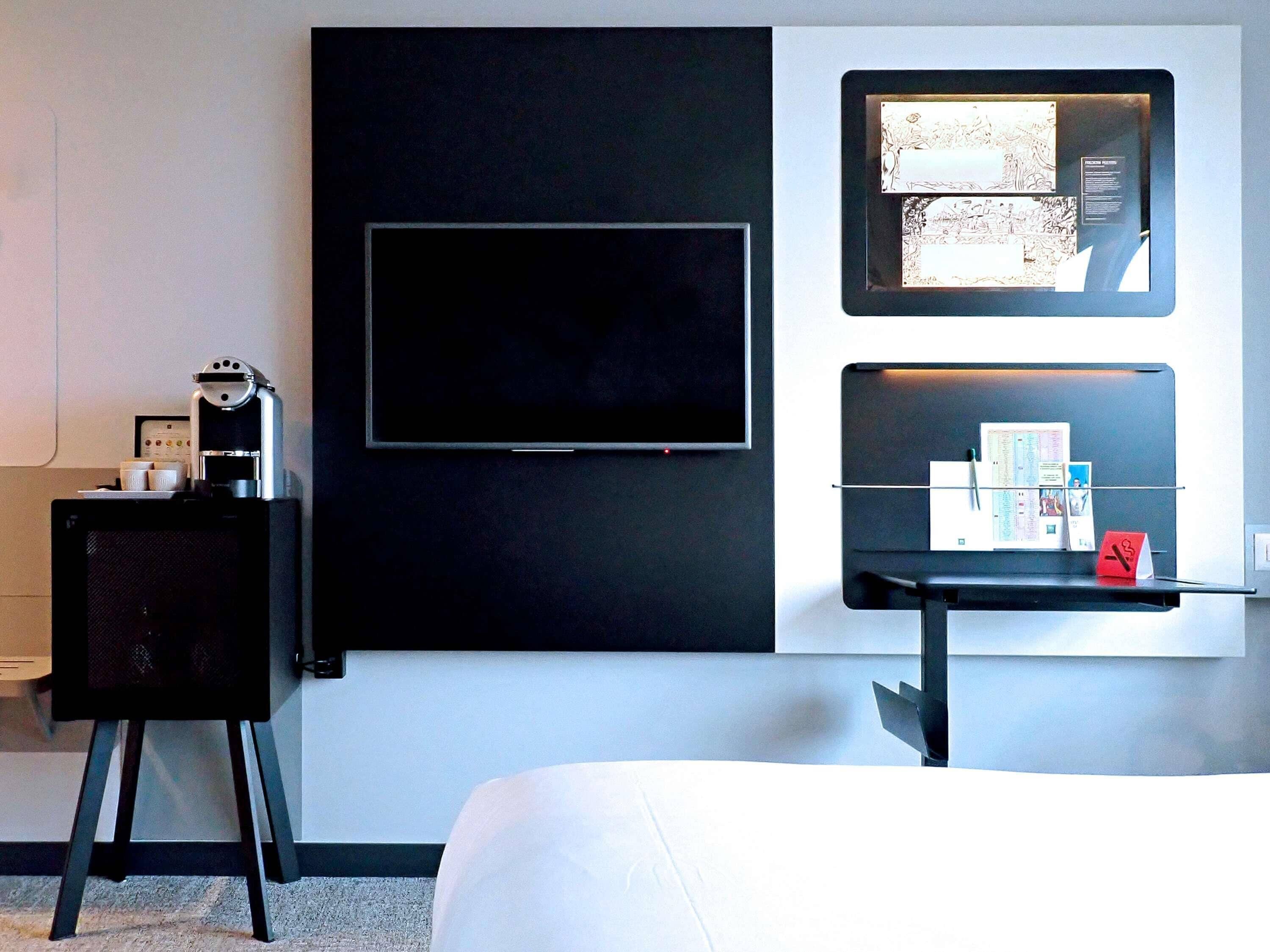 In-room safe, soundproofing, iron/ironing board, free WiFi