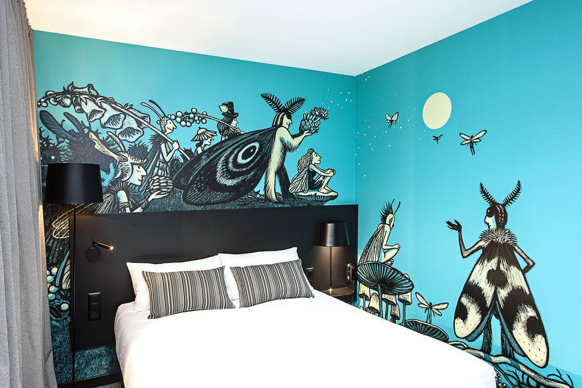 standard room, 1 double bed | in-room safe, soundproofing, iron/ironing board, free wifi