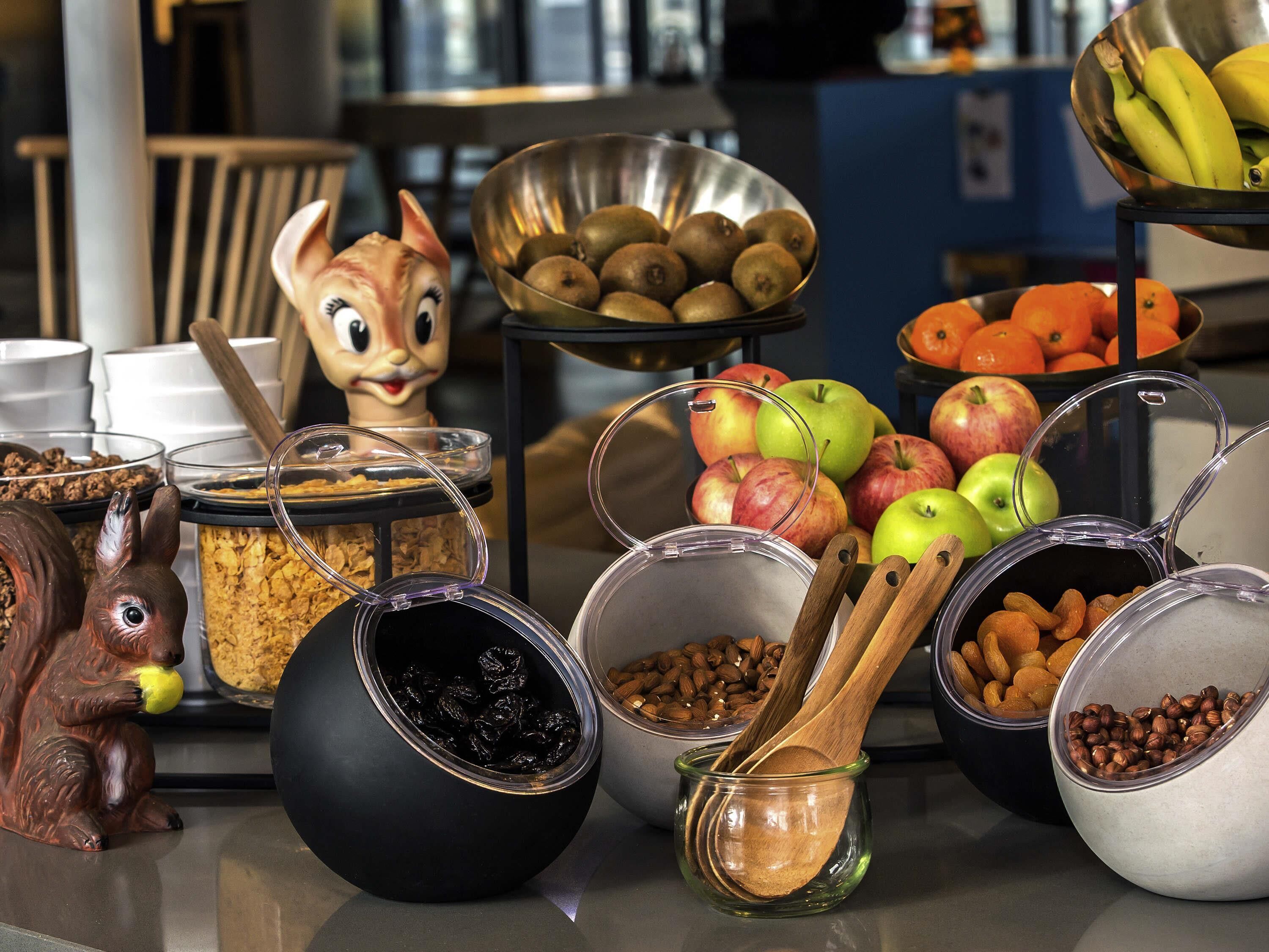 Daily buffet breakfast for a fee