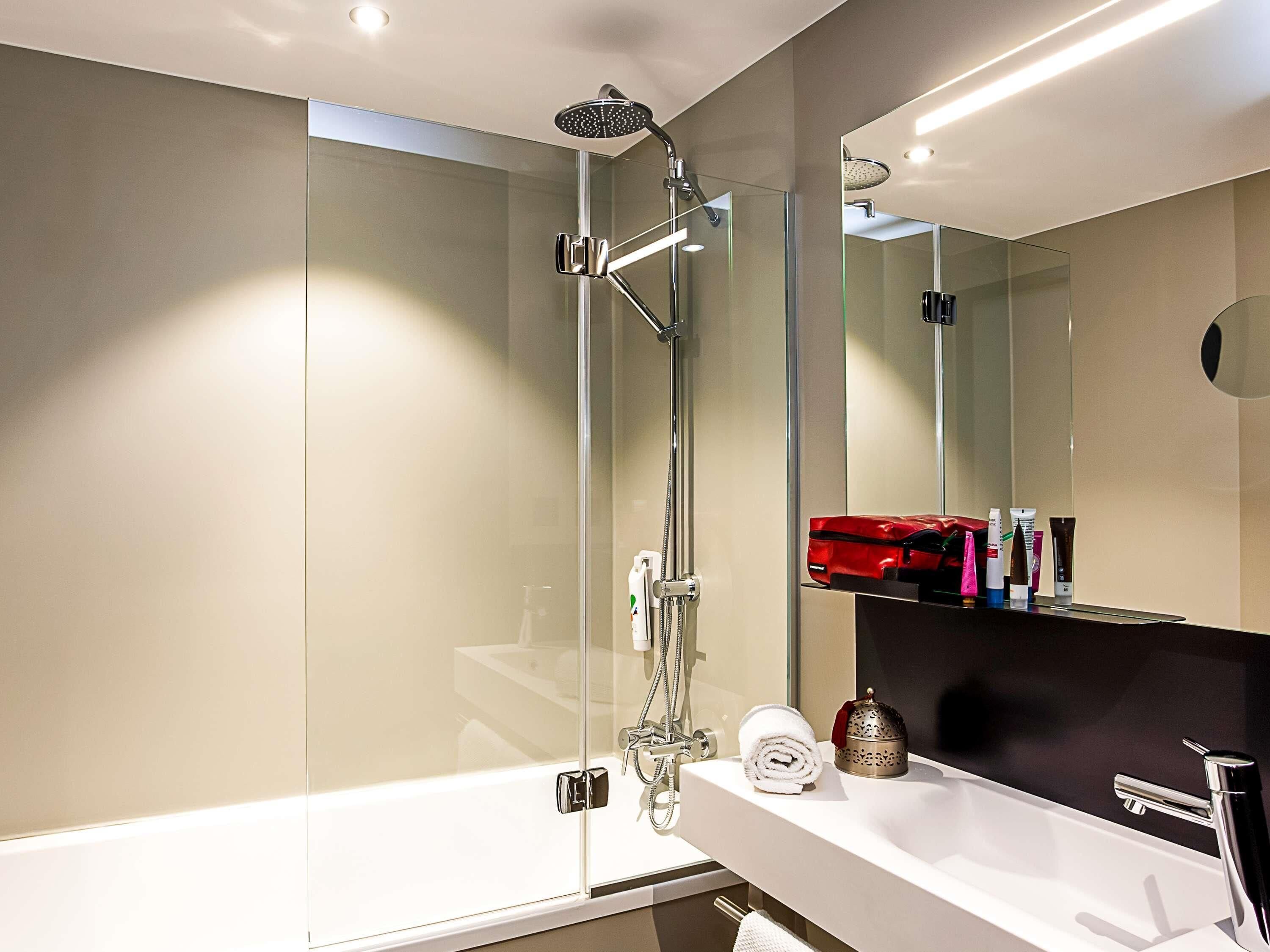 comfort room, 2 single beds (limited edition) | in-room safe, soundproofing, iron/ironing board, free wifi