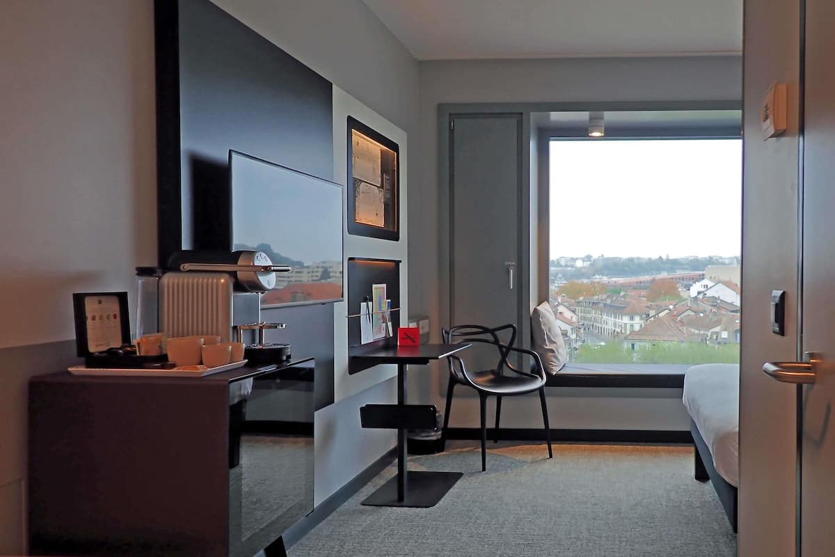 Zimmersafe, schallisolierte Zimmer, Bügeleisen/Bügelbrett