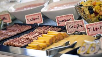 Frukostbuffé varje dag (CHF 22 per person)