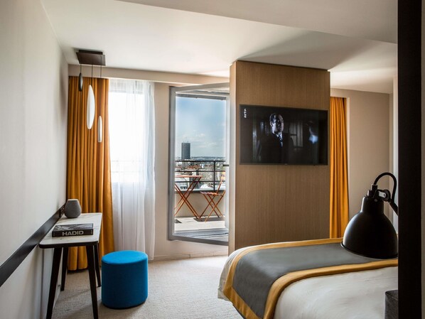 In-room safe, desk, soundproofing, iron/ironing board