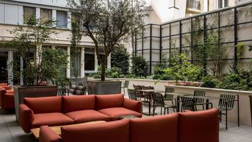 Morgenmadsbuffet hver dag (21 EUR pr. person)