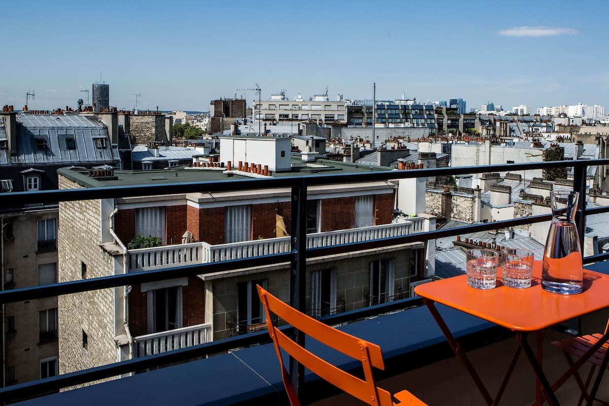 Superior-rum - 1 dubbelsäng - balkong | Värdeförvaringsskåp på rummet, skrivbord och ljudisolering