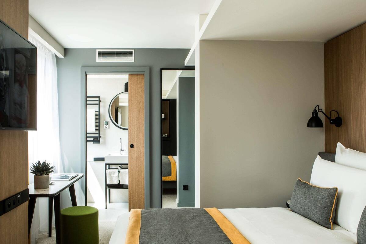 In-room safe, desk, soundproofing, iron/ironing board