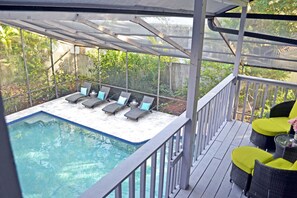 Lämmitetty uima-allas