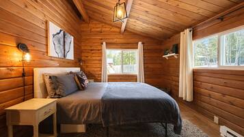 2 bedrooms, iron/ironing board, travel cot, free WiFi