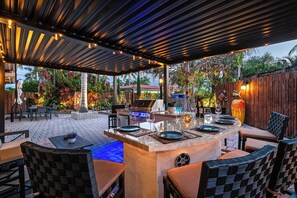 屋外ダイニングエリア