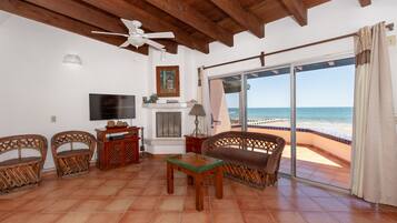 TV, fireplace, DVD player, stereo
