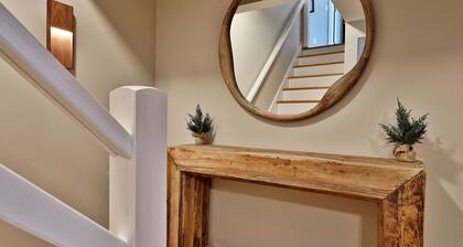 Relax at Bear Run: A spacious 5-bedroom retreat in Killington, VT, perfect for up to 12 guests