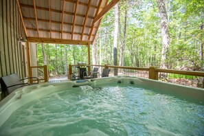 Bain à remous extérieur