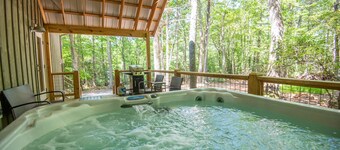 Stone's Throw Bungalow TOO | Loved by Couples & Families | Water Access