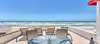 Casa de Juega: Beautiful beachfront with lovely views of the Sea of Cortez