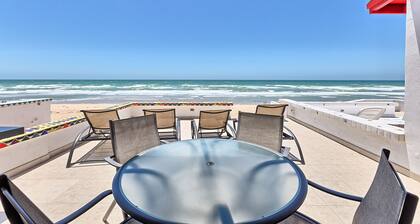 Casa de Juega: Beautiful beachfront with lovely views of the Sea of Cortez