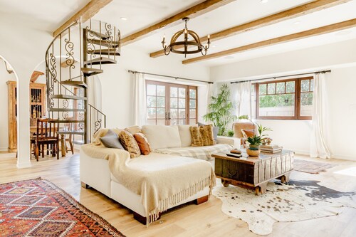 STUNNING private Designer villa/duplex in the top of Hollywood Hills.