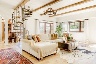 STUNNING private Designer villa/duplex in the top of Hollywood Hills.