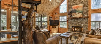 PICK'S RIVERSIDE RETREAT - 2 Bedroom plus Loft Riverside Retreat on the Upper Toccoa River