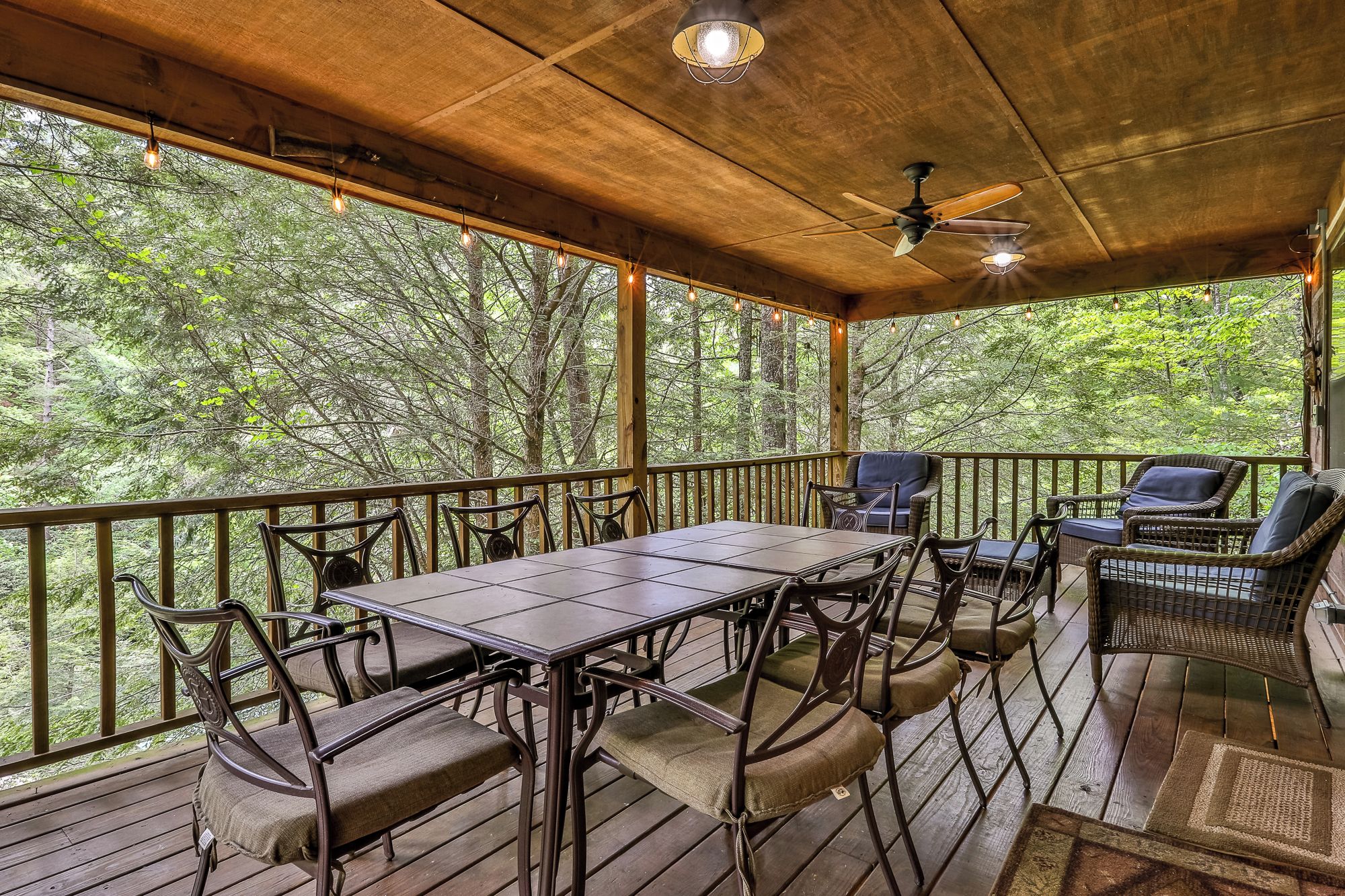 تناول الطعام بالخارج