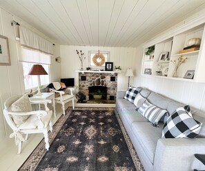 Smart TV, DVD player, stereo