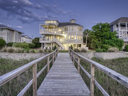 RARE Oceanside 5BR Waterfront Home w/ pvt Dock!