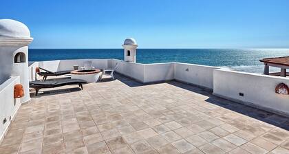 Casa Playa: luxurious furnishings, oceanfront views, private honeymoon suite