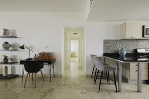 Interior - Playa Turquesa I201_200 Mbps_Private Beach Access_BBQ (Punta Cana)
