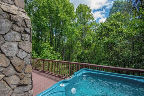 Chalet de montagne abordable - BTW Boone & West Jefferson - Spa - Wi-Fi