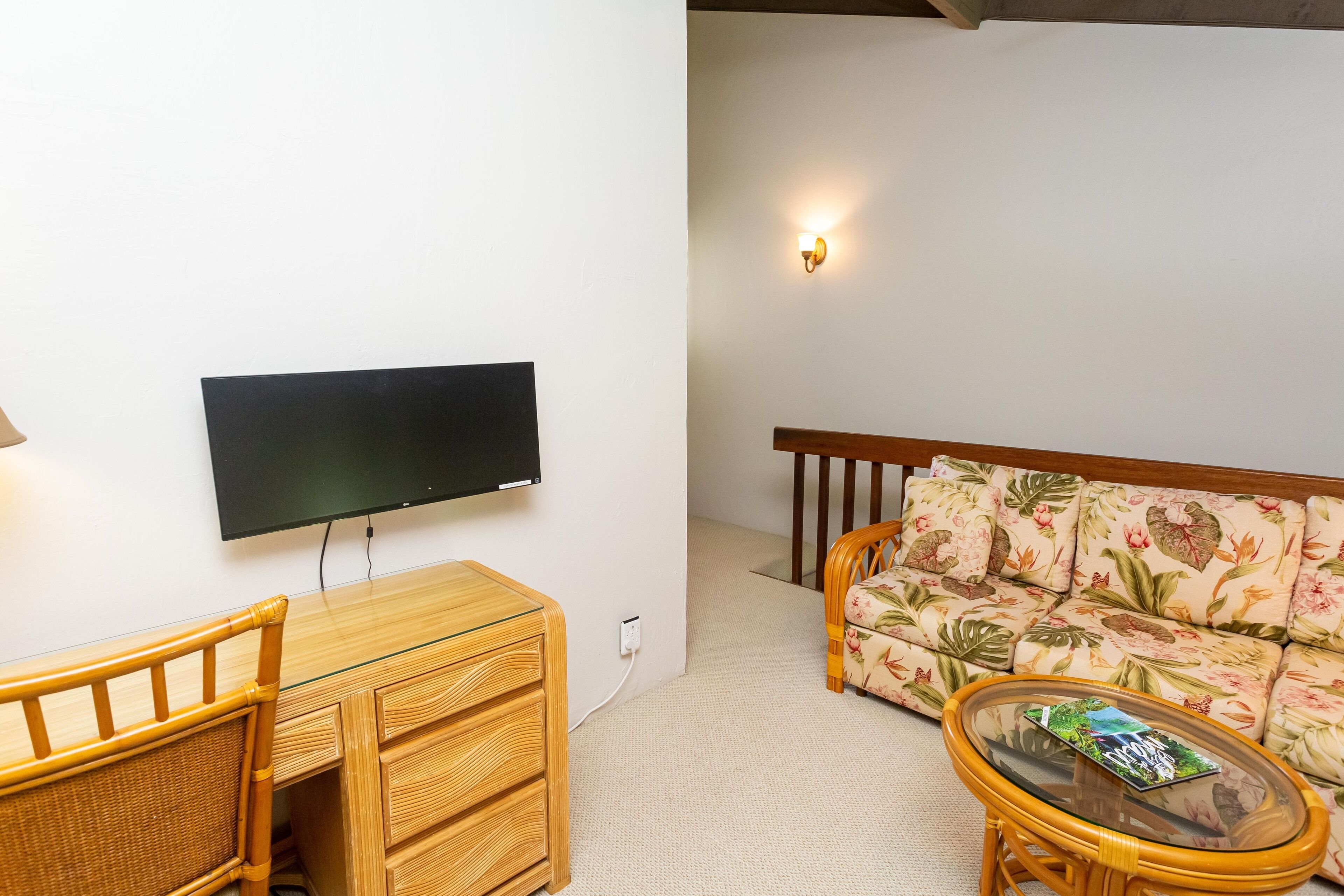 Smart TV, computer monitors