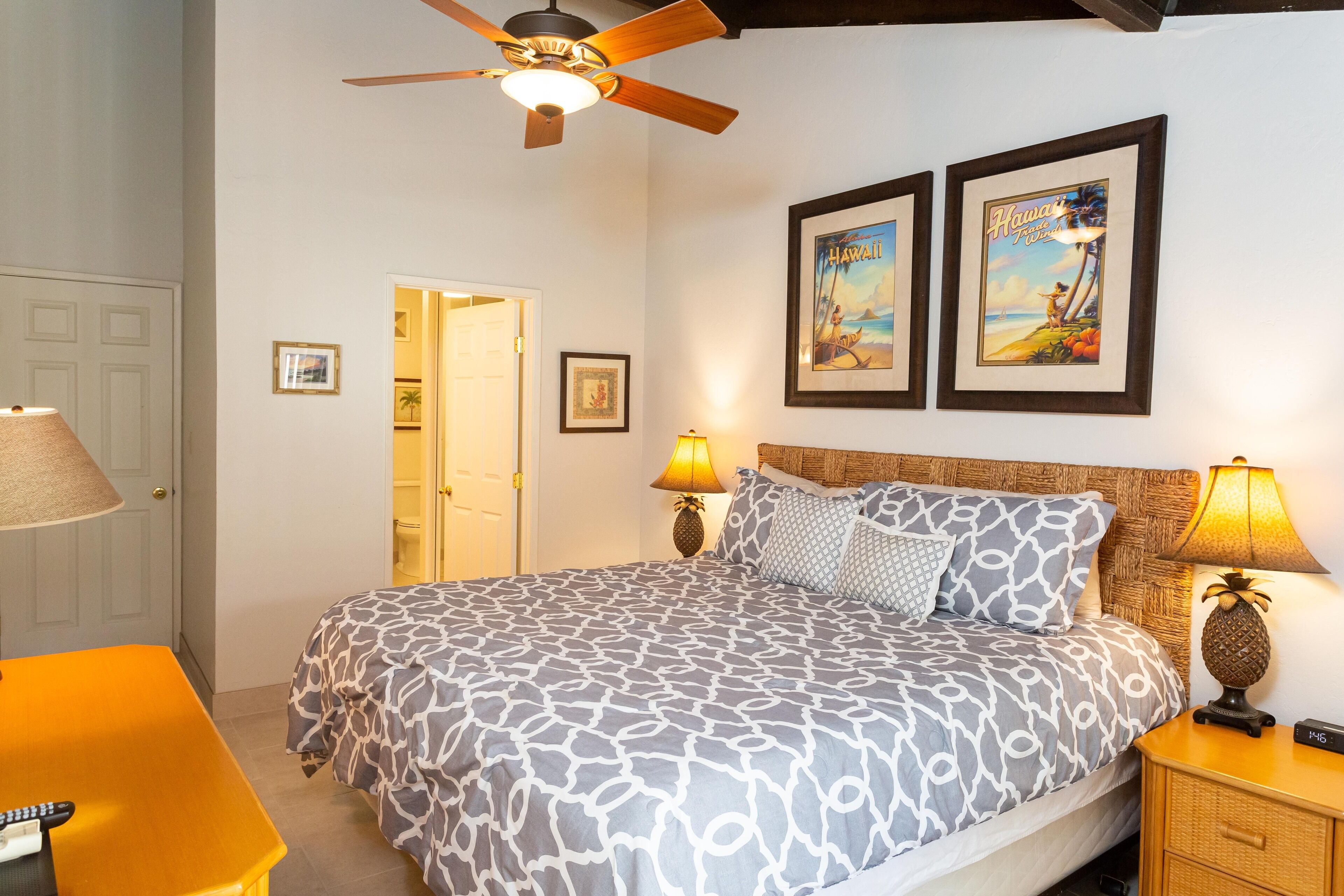 2 bedrooms, desk, iron/ironing board, internet