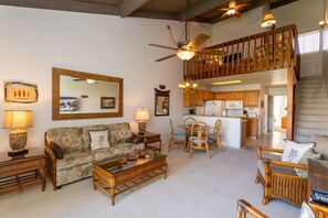 Smart TV, computer monitors - Hale Kamaole 266 Second floor condo, easy access to best beach on Maui! (Kihei)