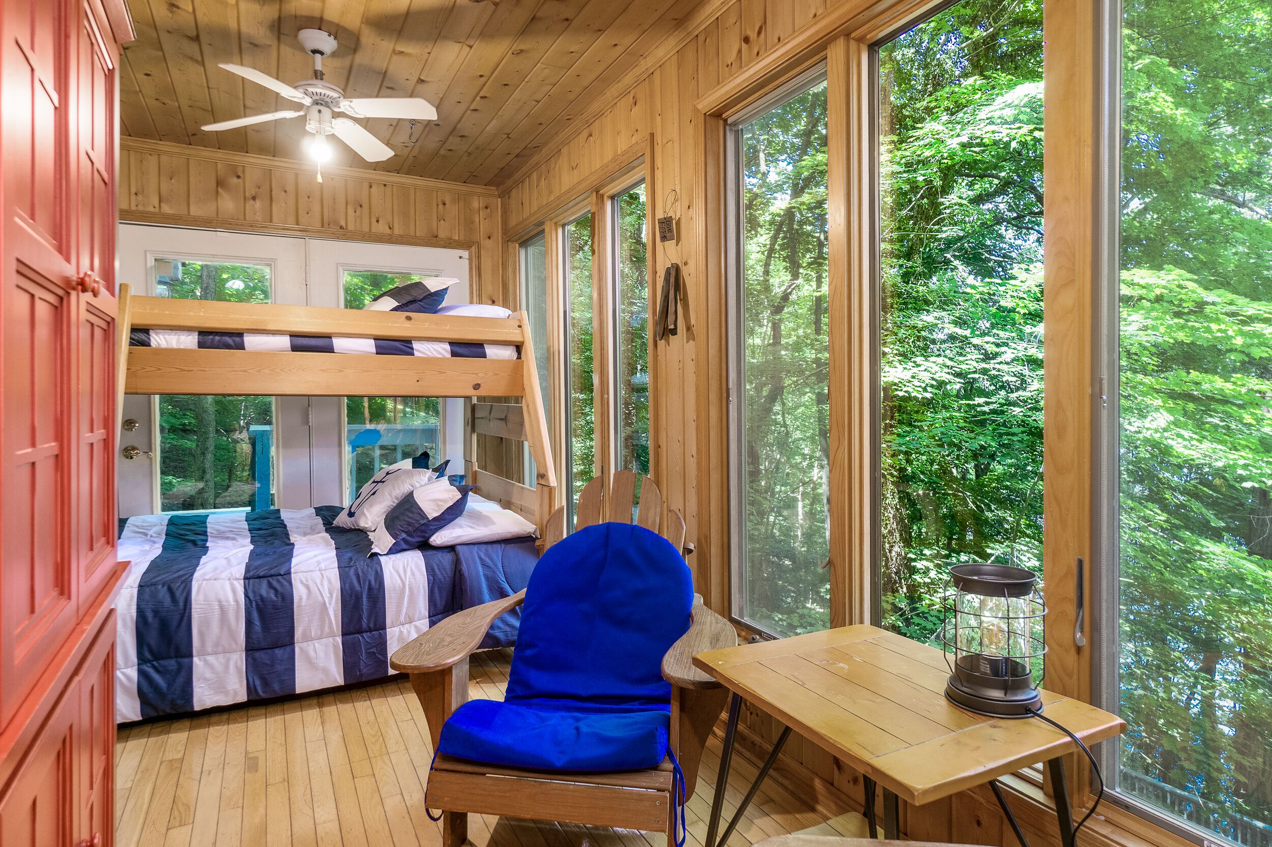 4 bedrooms, WiFi, bed sheets
