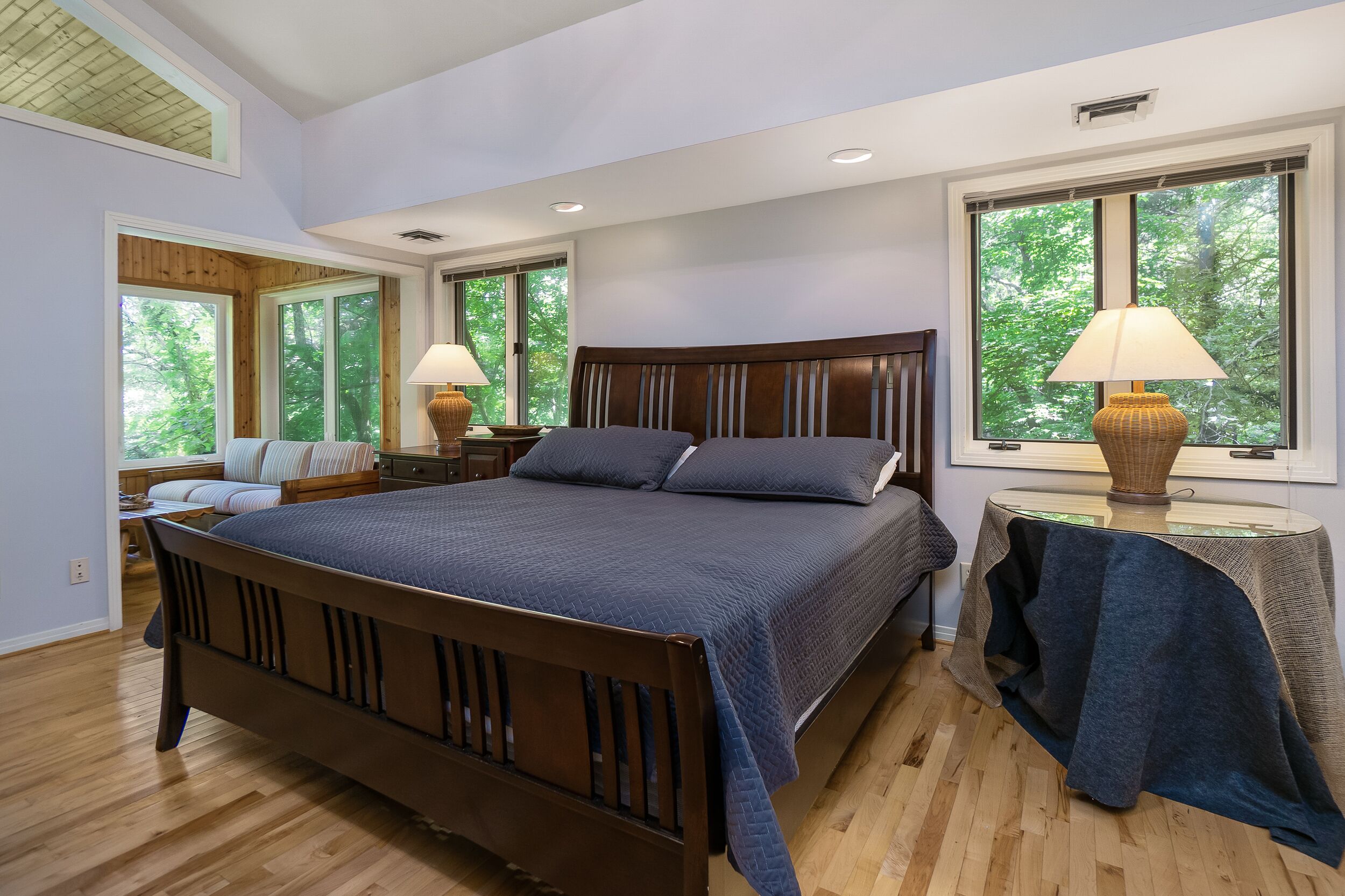 4 bedrooms, WiFi, bed sheets