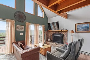 TV, fireplace, DVD player