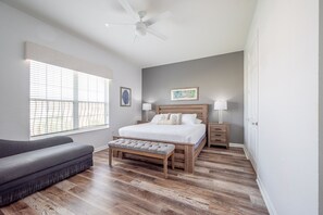 3 bedrooms, iron/ironing board, travel crib, internet