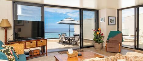 Smart-TV, DVD-spiller og bøker